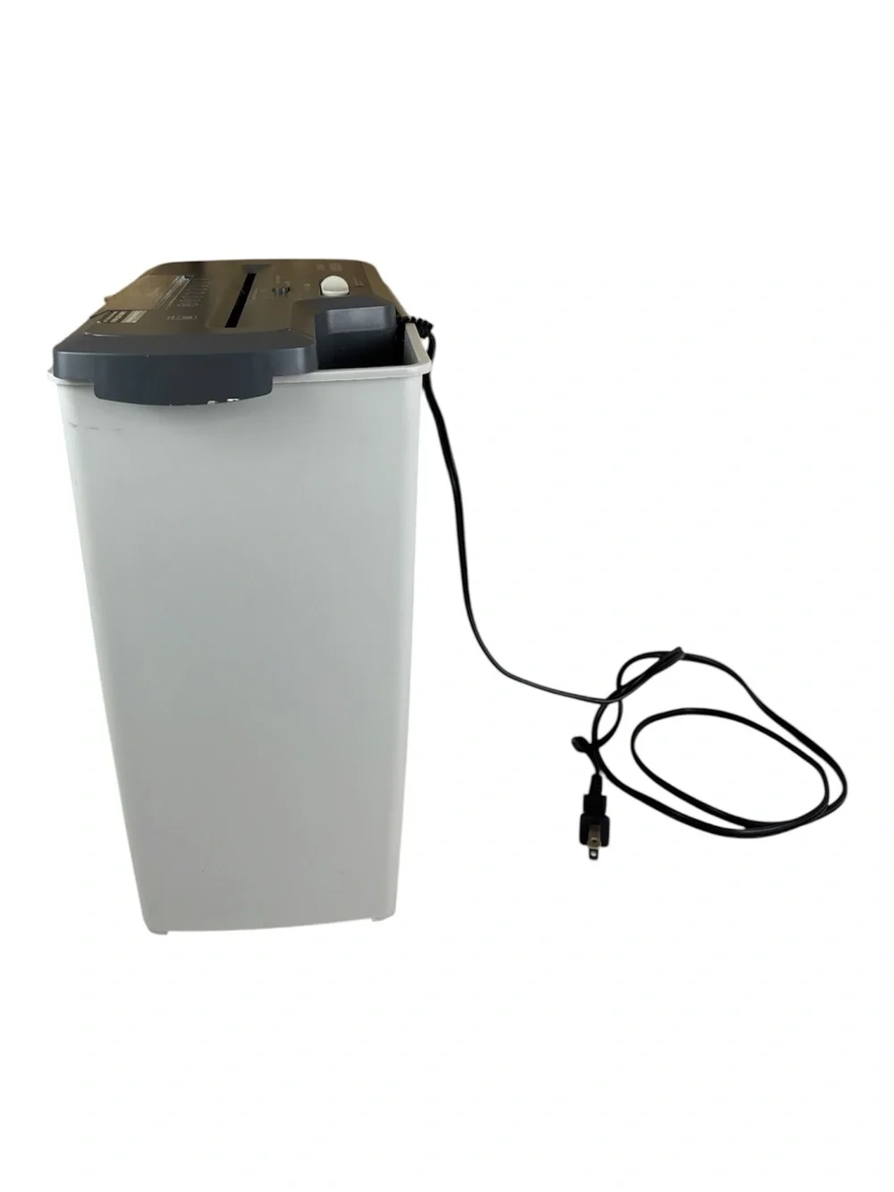 Aurora AS810SD 8-Sheet Strip-Cut Paper, CD and Credit Card Shredder Basket